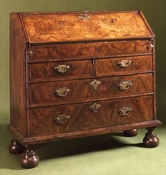 Queen Anne bureau with bun feet